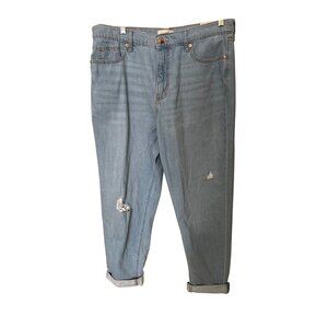 NEW Universal Thread Womens Boyfriend Jeans Size 12/R Light Wash Denim